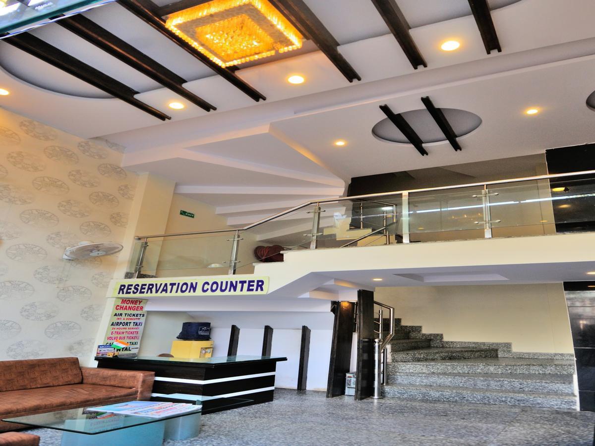 Hotel Gold Star Inn - Paharganj Új-Delhi Kültér fotó