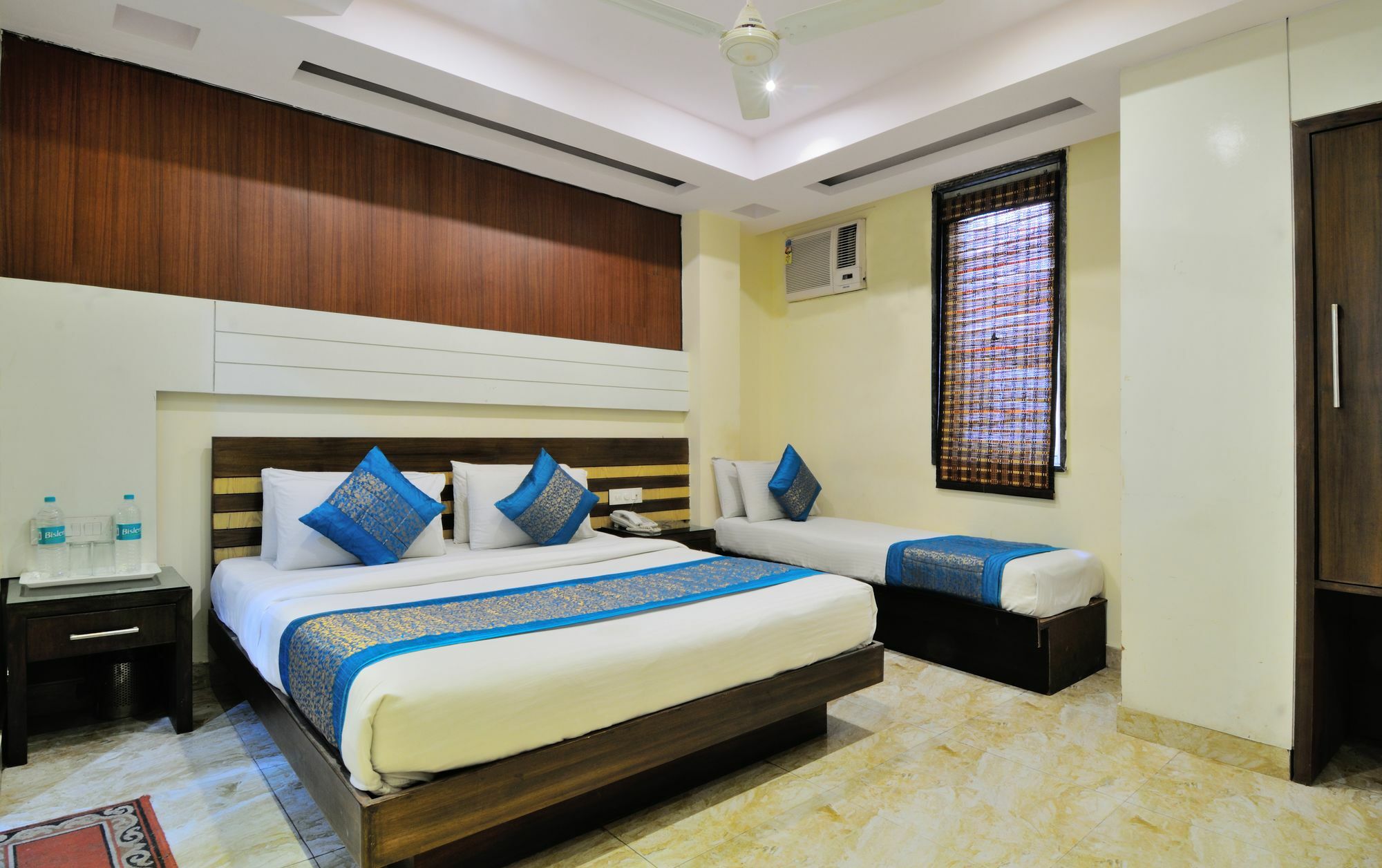 Hotel Gold Star Inn - Paharganj Új-Delhi Kültér fotó