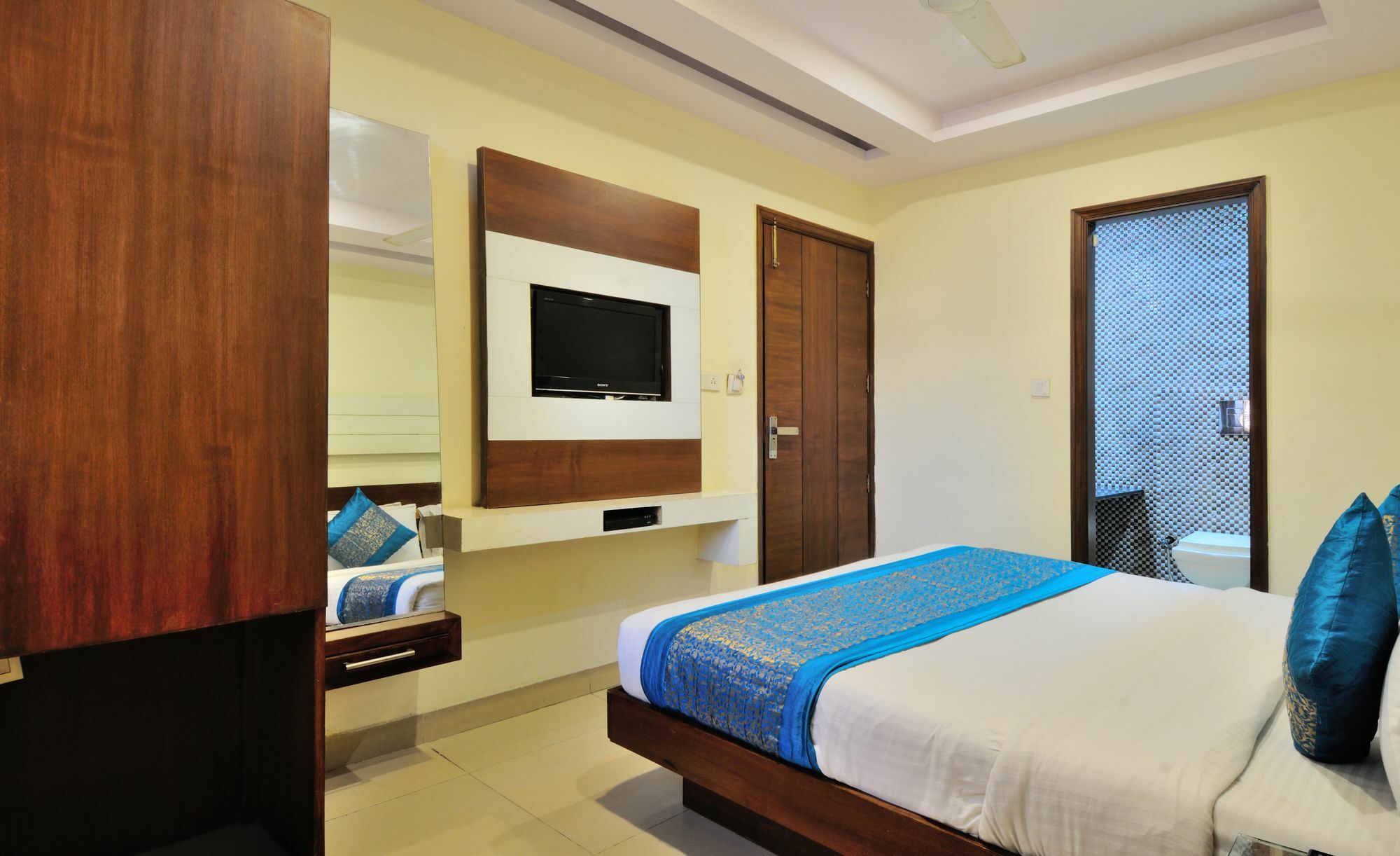 Hotel Gold Star Inn - Paharganj Új-Delhi Kültér fotó