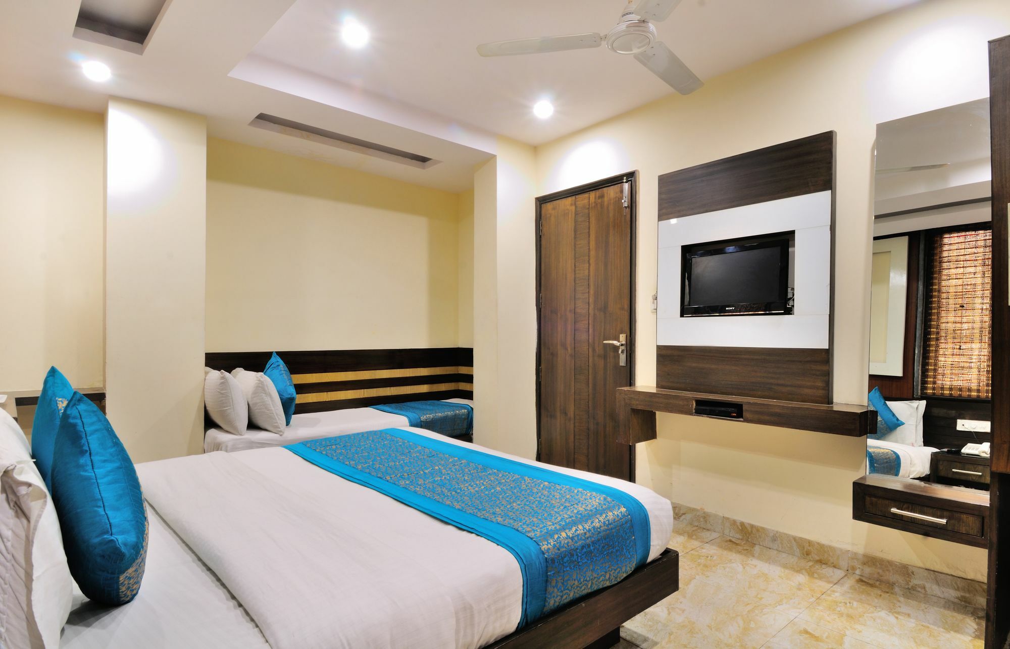 Hotel Gold Star Inn - Paharganj Új-Delhi Kültér fotó