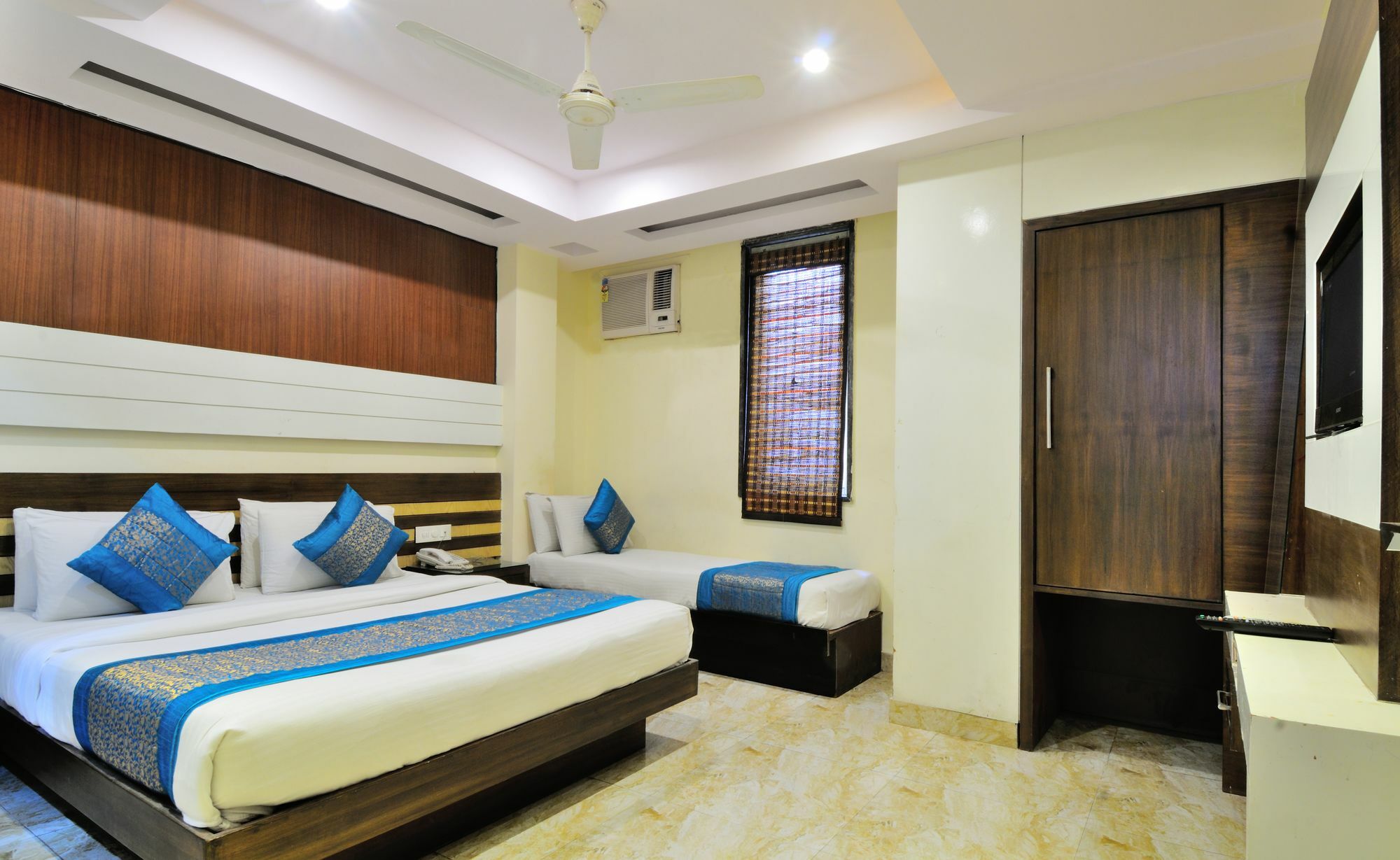 Hotel Gold Star Inn - Paharganj Új-Delhi Kültér fotó